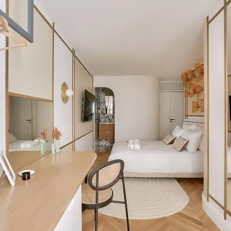 Amazing For 6 In The Center Of Apartment Paris