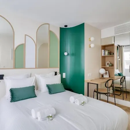 Amazing For 6 In The Center Of Apartment