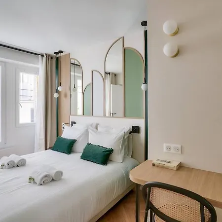 Amazing For 6 In The Center Of Apartment Paris