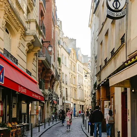 Amazing For 6 In The Center Of Apartment Paris